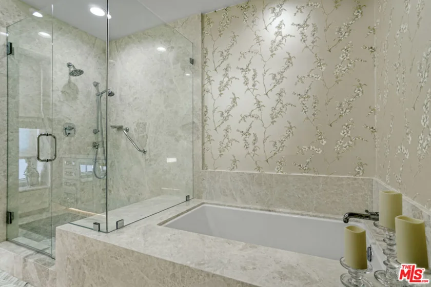 10551 Wilshire Boulevard #902 photo 27