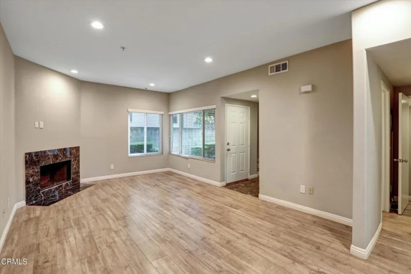 719 E Tujunga #D photo 9