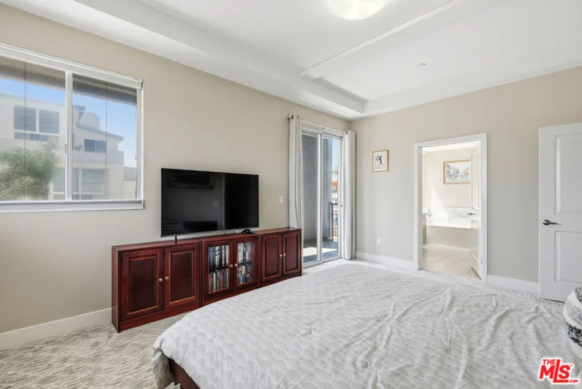 13337 Beach Avenue #403 photo 11