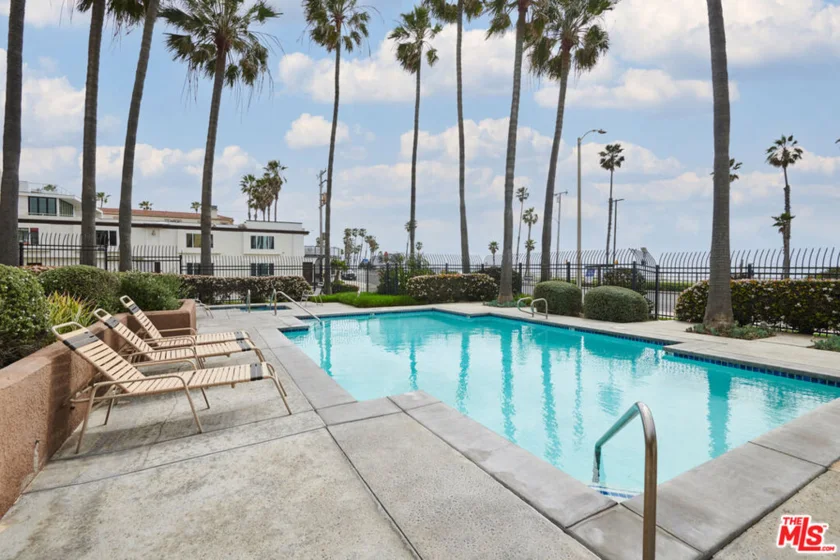 1200 Pacific Coast Highway #305 photo 31