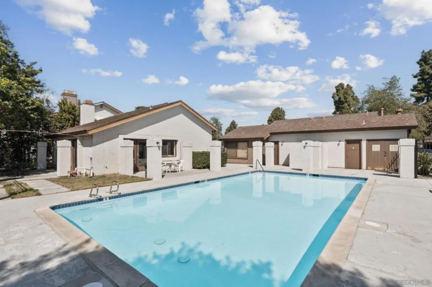1687 Melrose Avenue #D photo 18