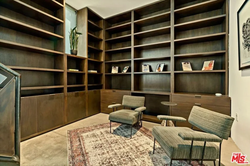 631 N Larchmont Boulevard #2 photo 3