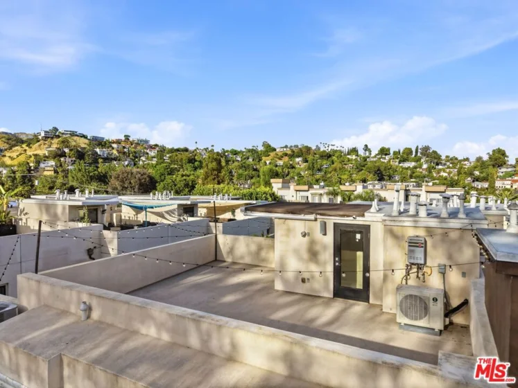 2111 N Cahuenga Boulevard #11 photo 38