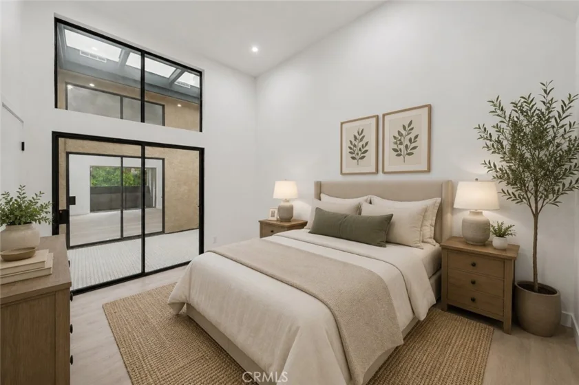 421 S Van Ness photo 8