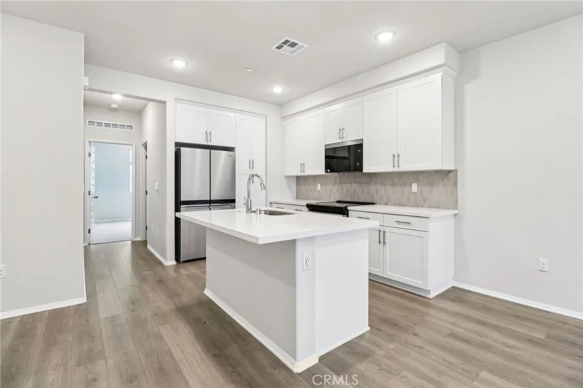 407 Lotus Drive photo 6