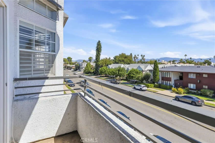 4455 Hazeltine Avenue #208 photo 29