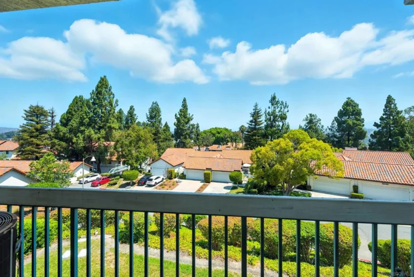 16430 Avenida Venusto #D photo 1