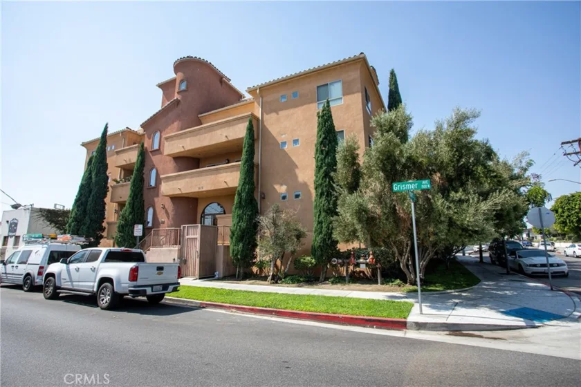 1515 Grismer Avenue #103 photo 1