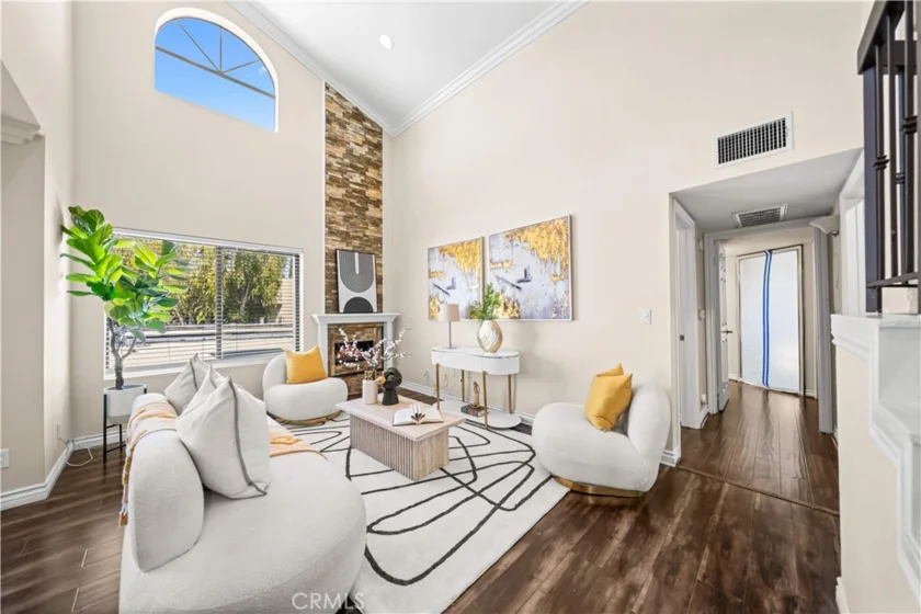 4211 Arch #203 photo 2