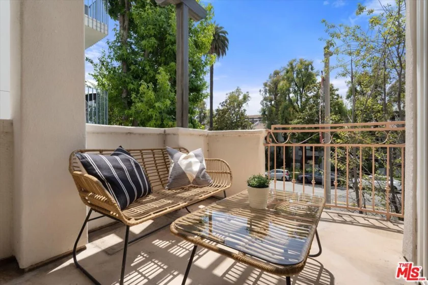 1920 S Beverly Glen Boulevard #101 photo 9