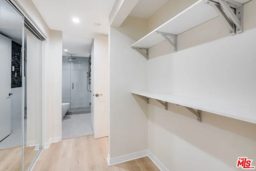 10433 Wilshire Boulevard #405 photo 25