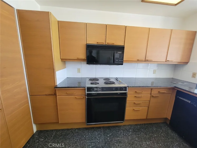 1310 E Ocean #905 photo 21