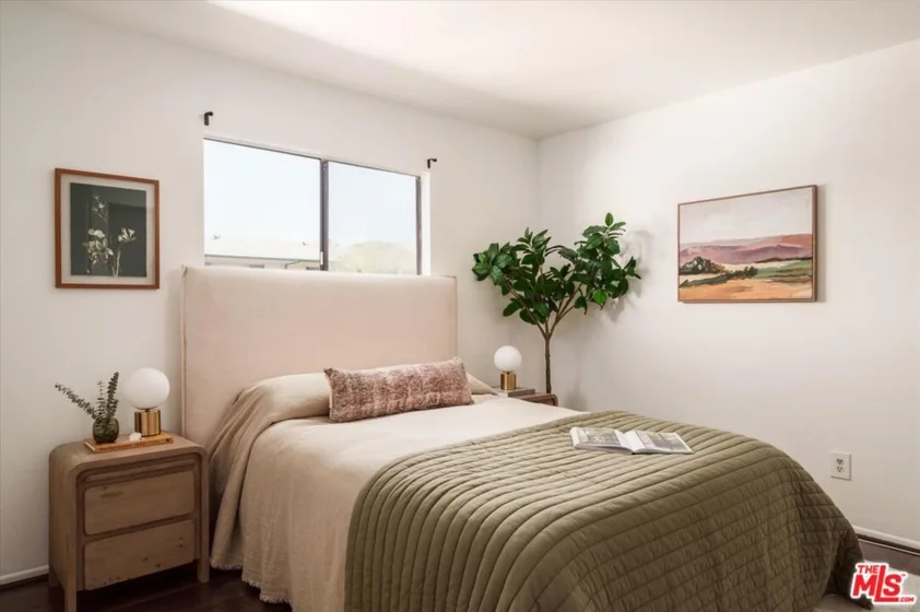 822 Victor Avenue #4 photo 17