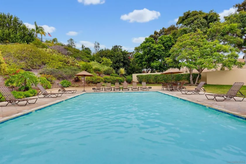 2707 Iron Wood Court photo 9