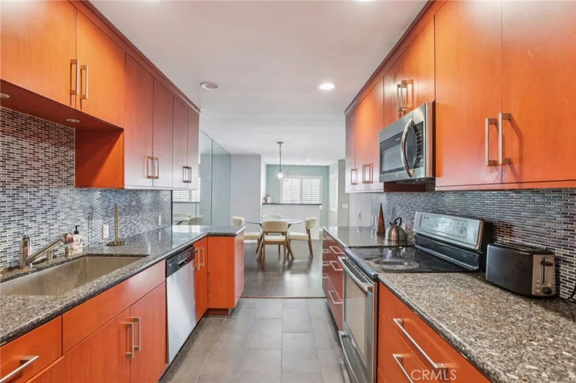 1121 N Olive Drive #211 photo 11
