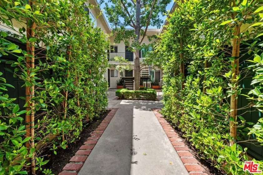 1831 Barry Avenue #3 photo 13