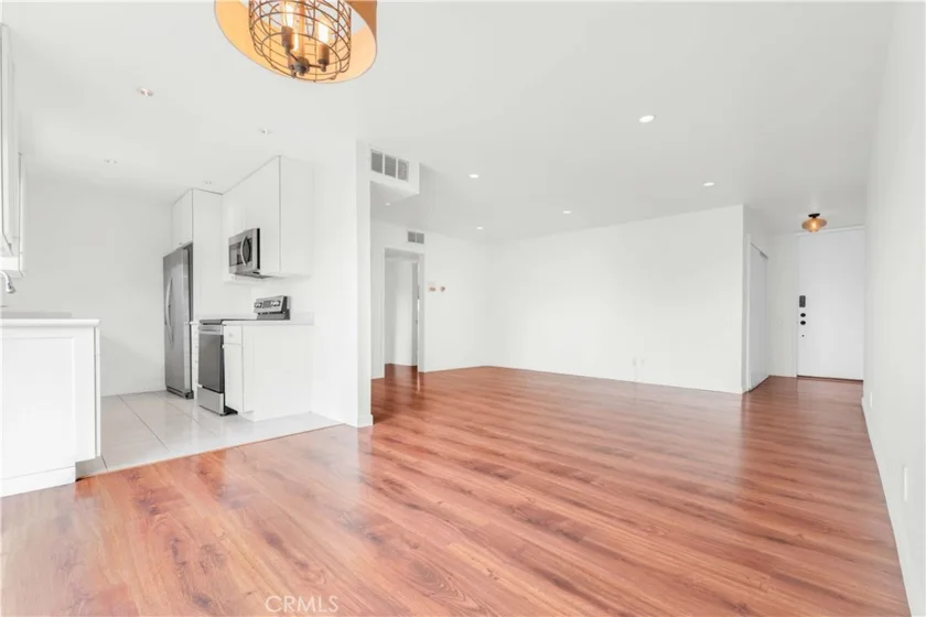 532 N Rossmore #311 photo 13