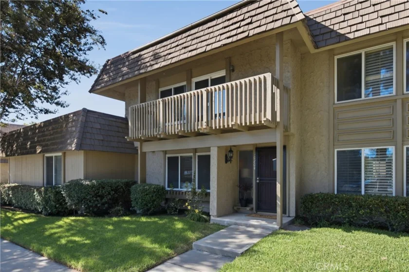 10204 Durango River Court photo 2