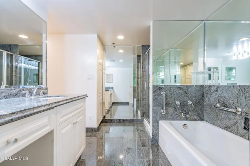 10660 Wilshire Boulevard #410 photo 47