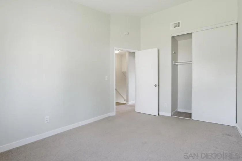 5130 N River Road #Unit B photo 37