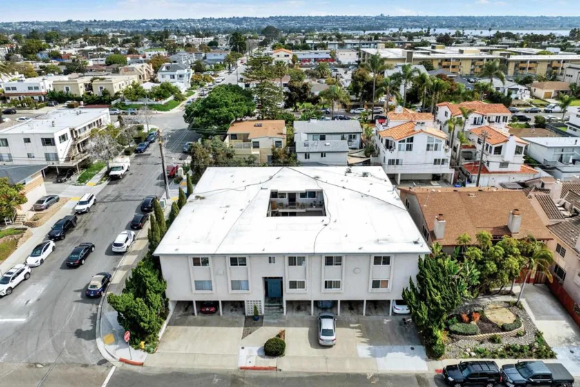 3985 Riviera #O photo 1