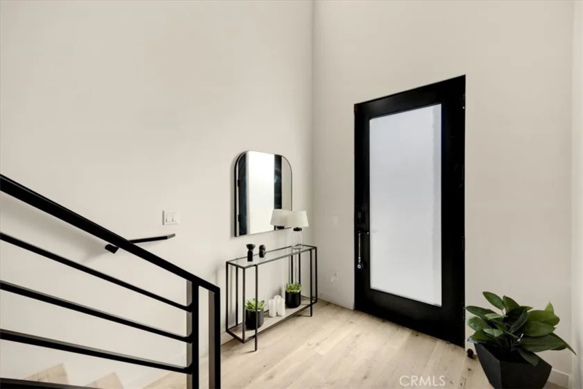 756 W 19th Street #B photo 5