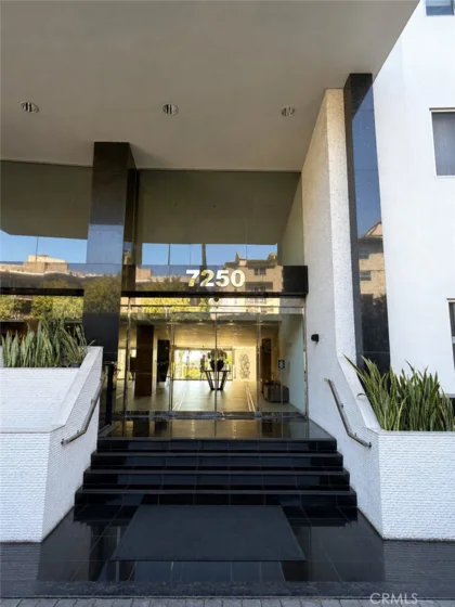 7250 Franklin #310 photo 2