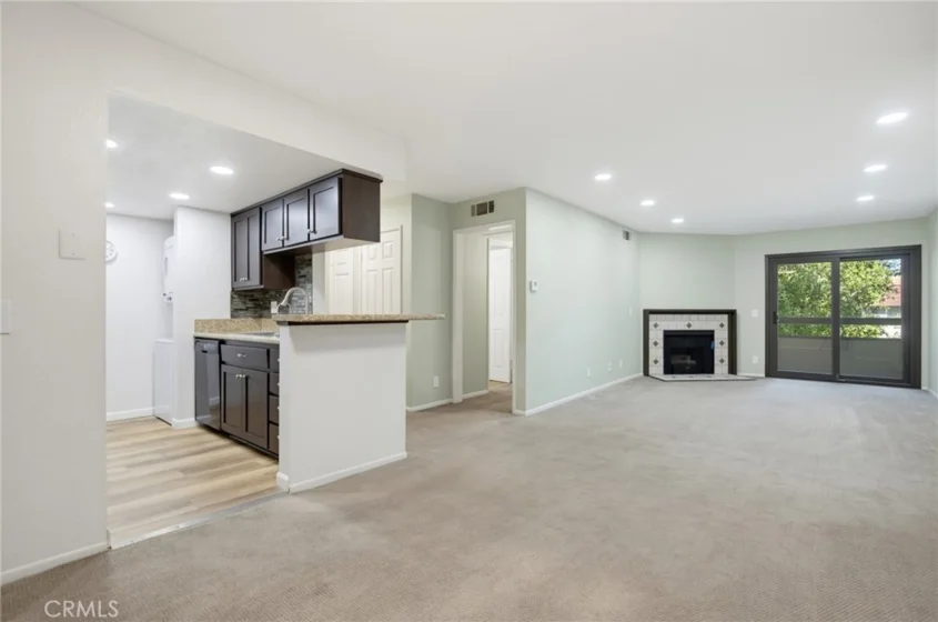 460 Oak Street #215 photo 4