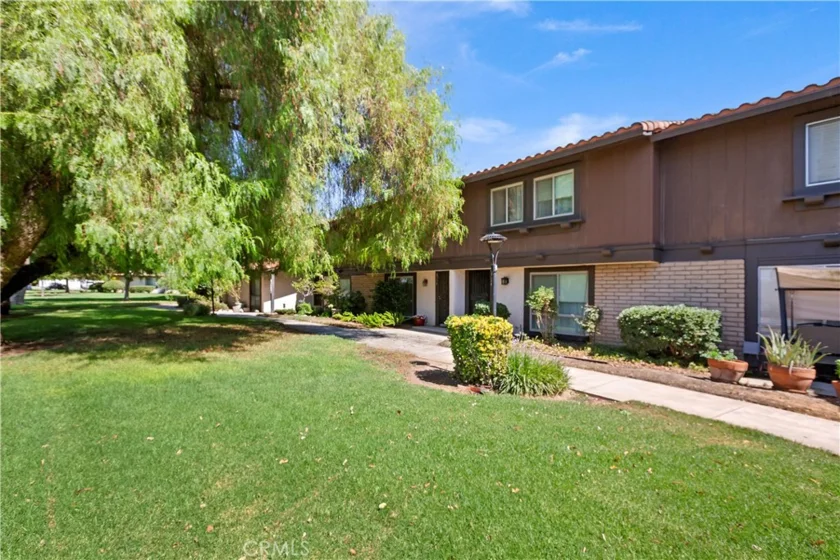 8714 Lincoln Avenue photo 3