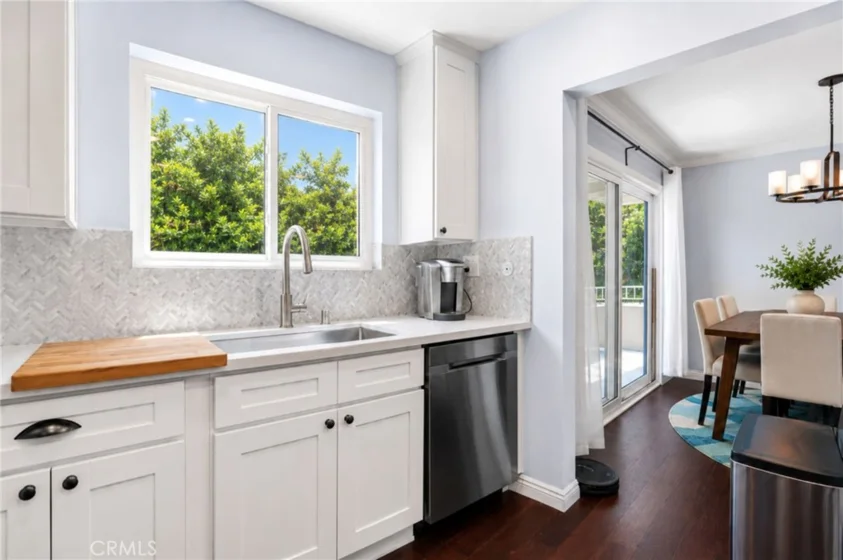 16012 Moorpark #205A photo 12