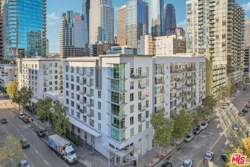 645 W 9th Street #740 photo 44
