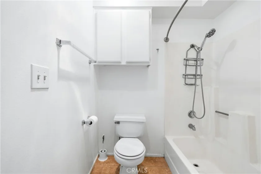 5143 Bakman Avenue #320 photo 22