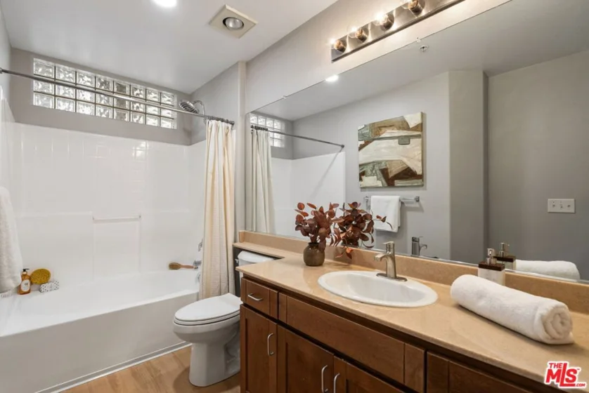 4060 Glencoe Avenue #307 photo 13