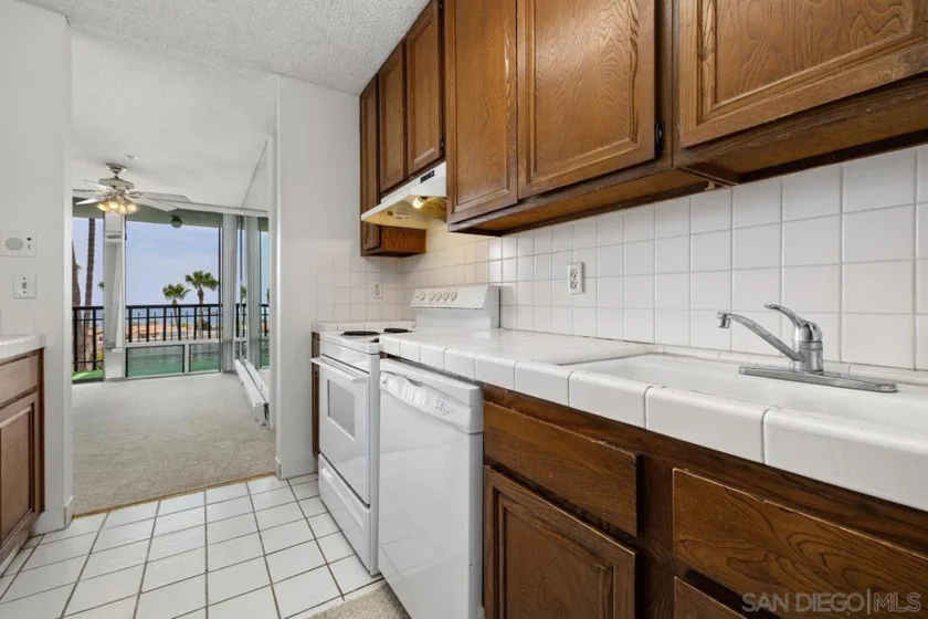 727 Sapphire Street #405 photo 7