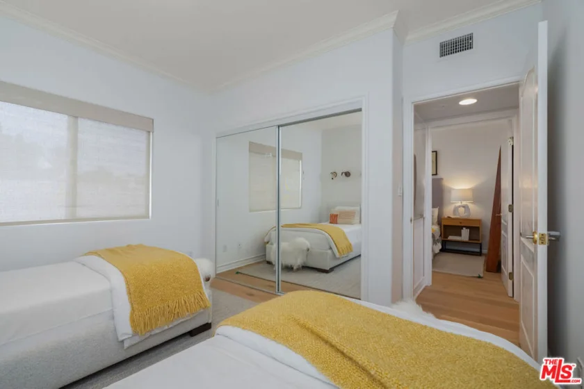 11723 Mayfield Avenue #4 photo 22