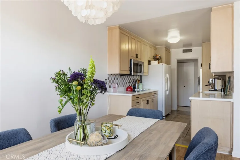 14141 Dickens #312 photo 14