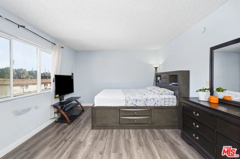 8800 Cedros Avenue #212 photo 13
