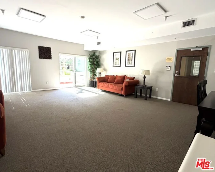 13941 Sherman Way #201 photo 12