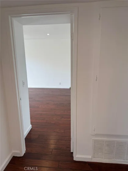 17800 Burbank #204 photo 8