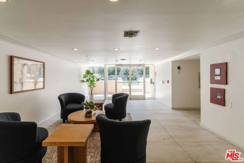 11855 Goshen Avenue #104 photo 41