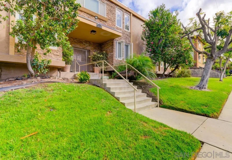 5510 Adelaide Avenue ##9 photo 1