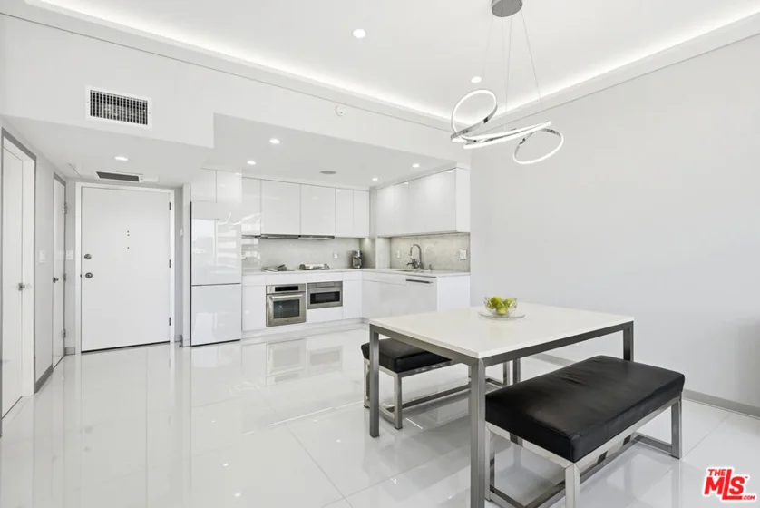 10501 Wilshire Boulevard #1007 photo 32