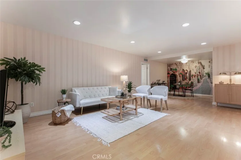 605 N Louise Street #106 photo 1