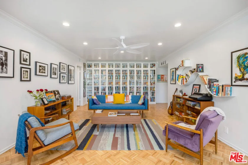 4487 Colbath Avenue #310 photo 1