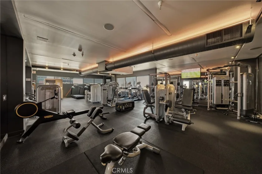 6250 Hollywood Boulevard #4M photo 54