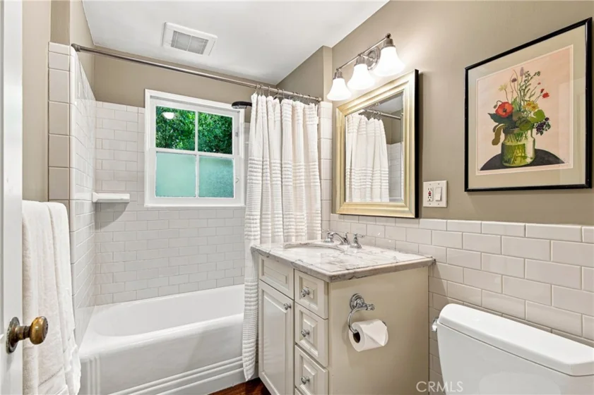433 S Madison photo 11