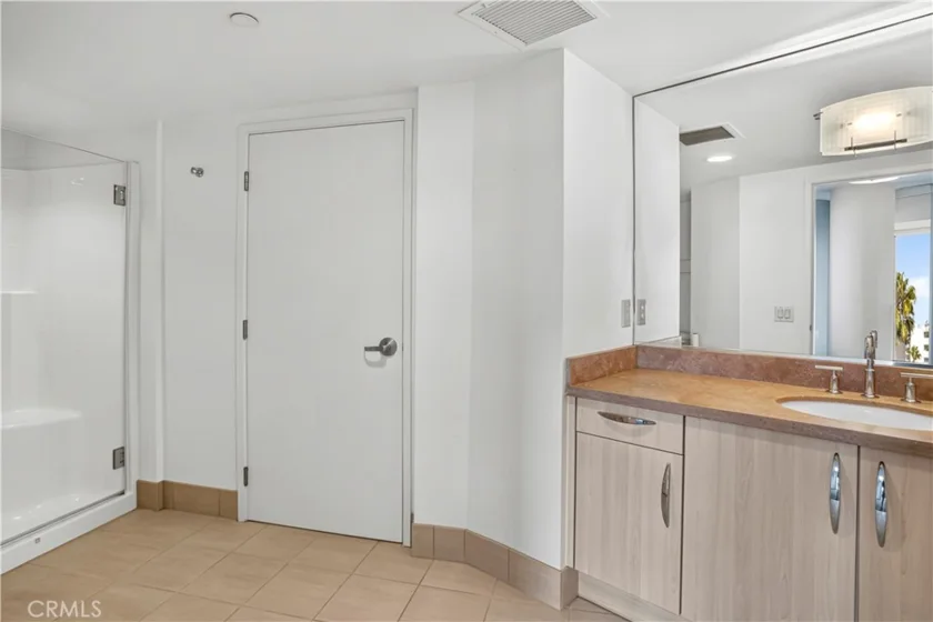 13650 Marina Pointe Drive #609 photo 31