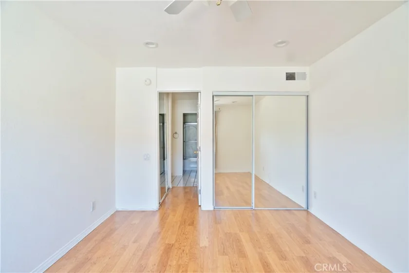 5460 White Oak Avenue #E129 photo 6