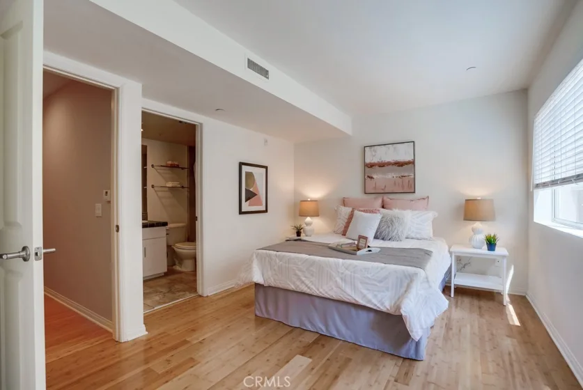 10918 Morrison Street #9 photo 1