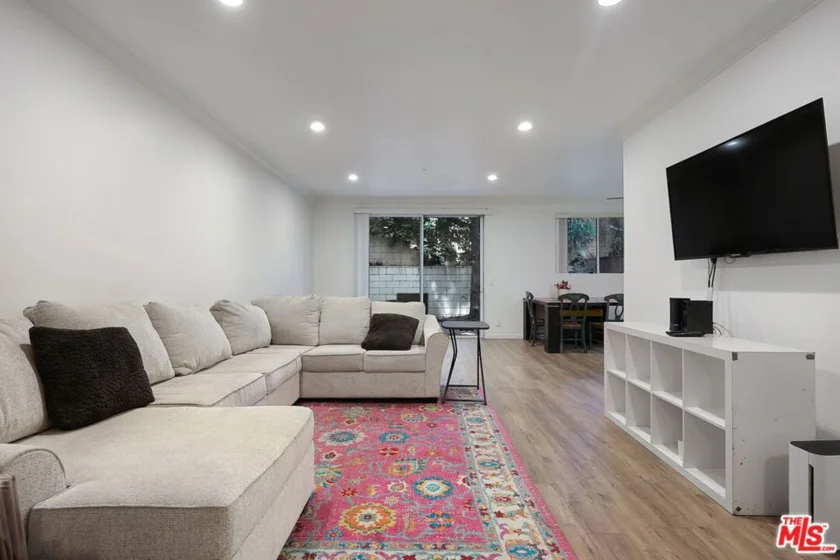 4949 Genesta Avenue #111 photo 4